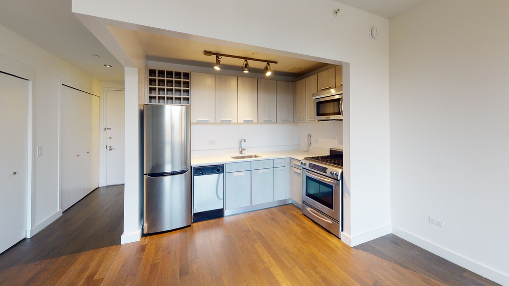 801 Amsterdam Avenue - Photo 3