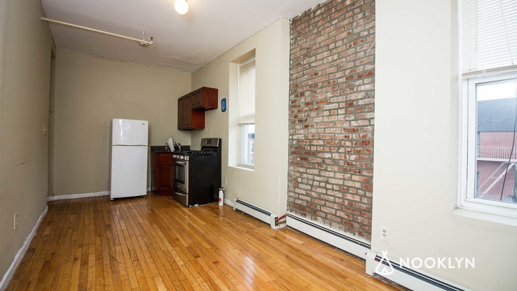 814 Marcy Avenue - Photo 4