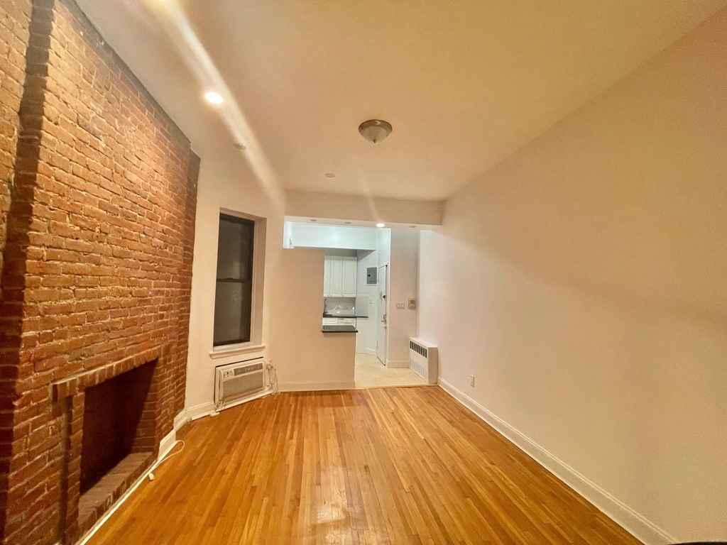 536 East 89th Street - Photo 1