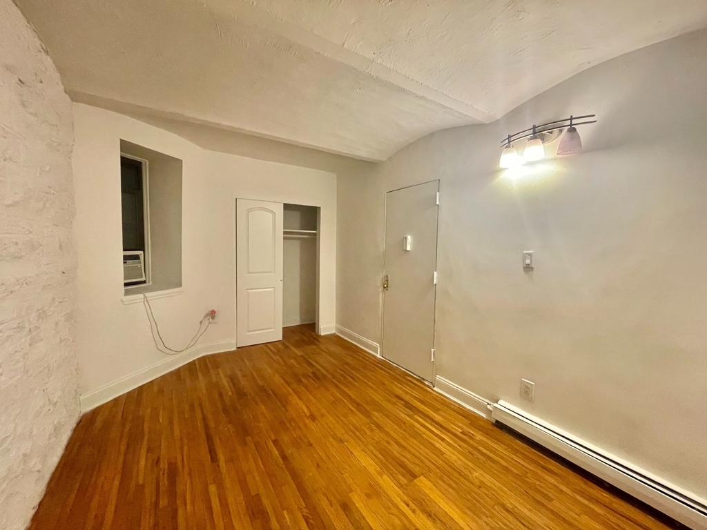 536 East 89th Street - Photo 5