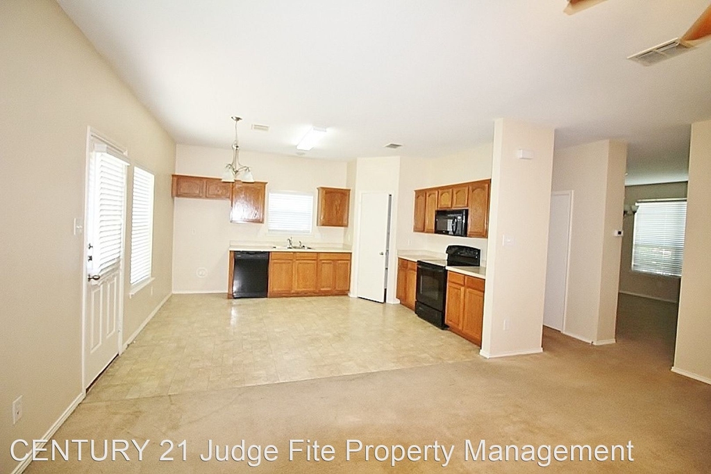 8420 Ridge Creek Drive - Photo 3