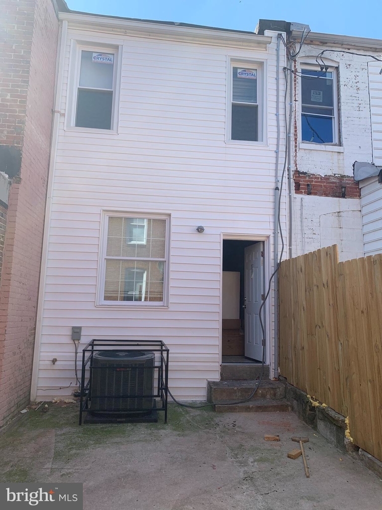 2428 E Madison Street - Photo 12