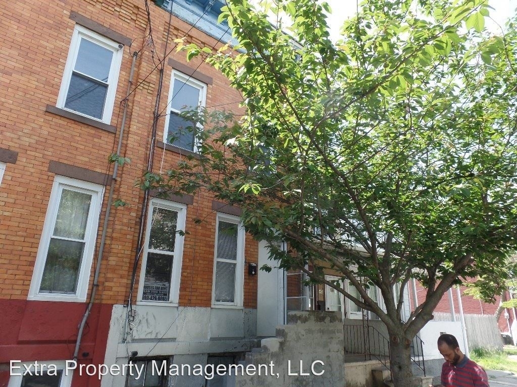 47 S Logan Ave - Photo 2