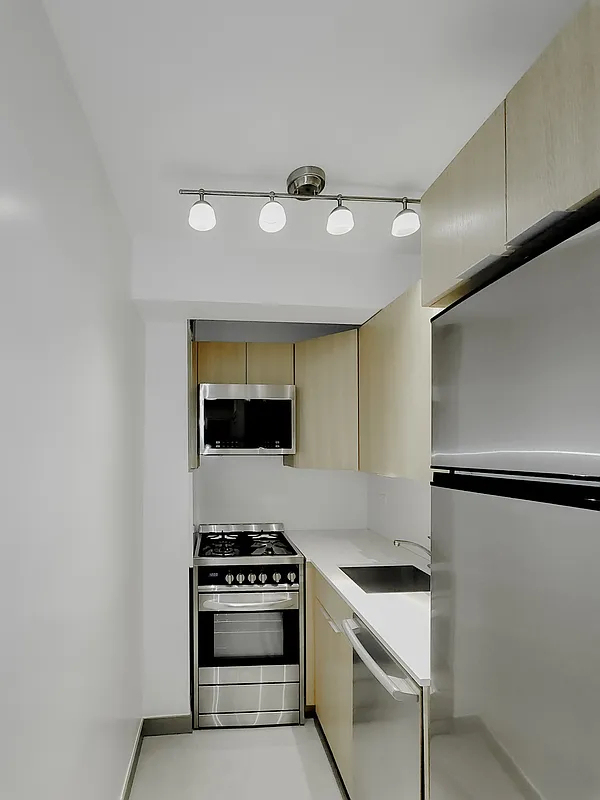 55th Street / 2nd Ave  - Photo 2