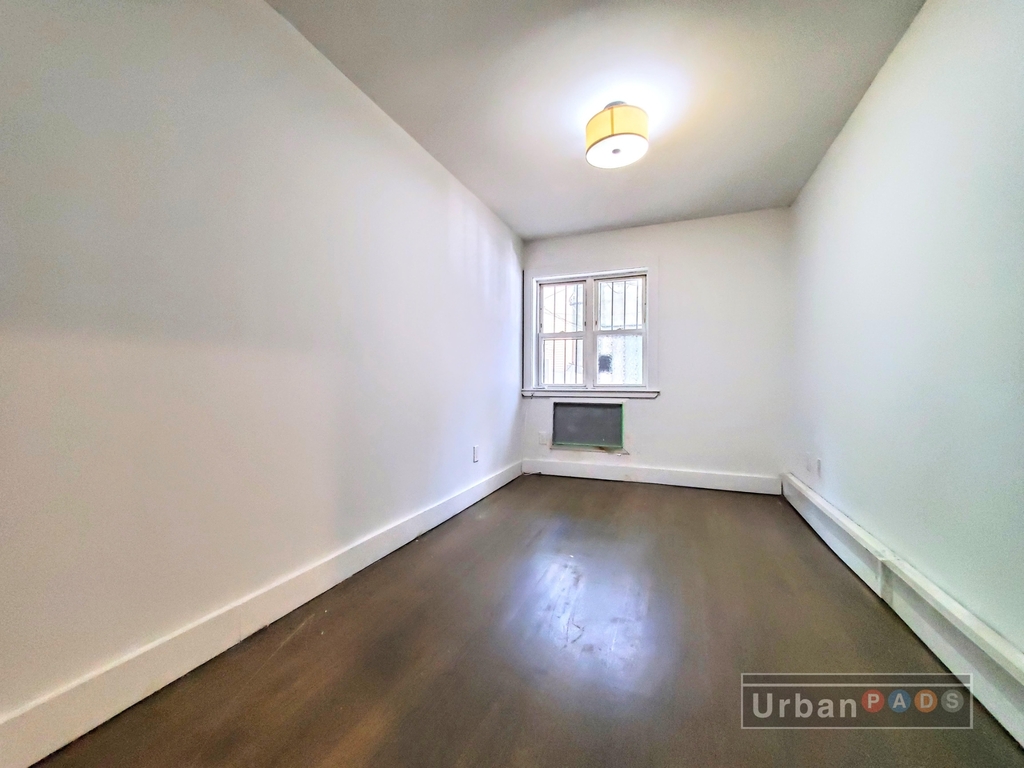 154 Albany Avenue - Photo 3