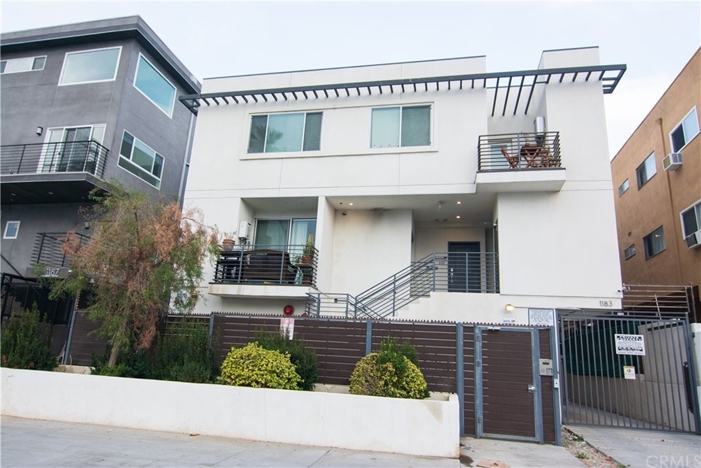 1183 Crenshaw Boulevard - Photo 0