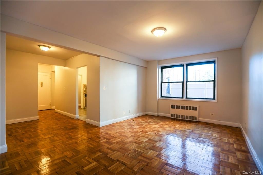 140 E Hartsdale Avenue - Photo 3