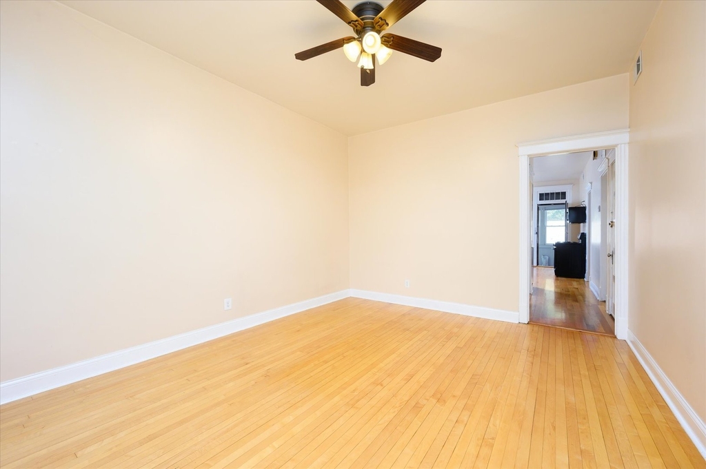 2218 West Lyndale Street - Photo 3