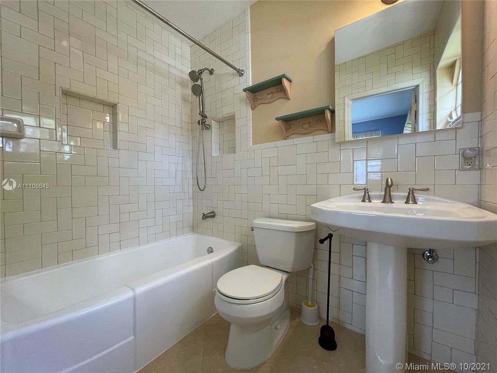 2423 Sw 13th St - Photo 25