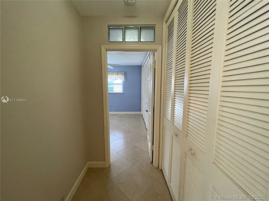 2423 Sw 13th St - Photo 23