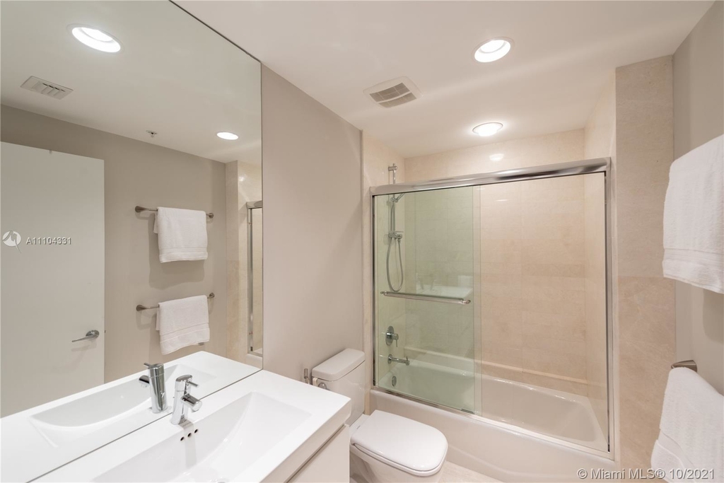 17301 Biscayne Blvd - Photo 15