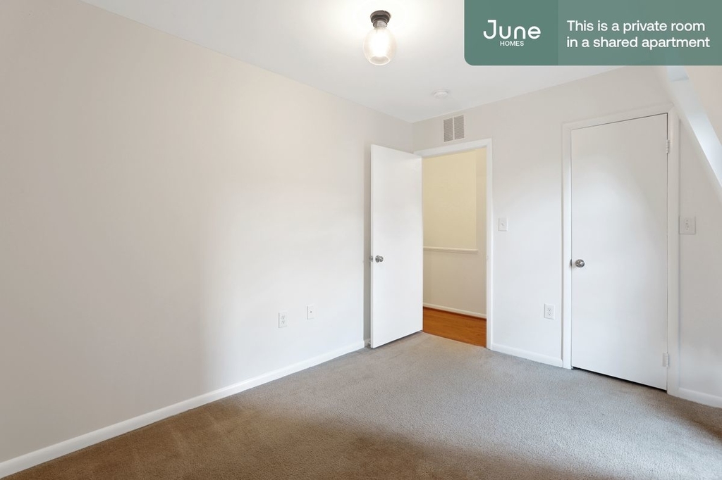 1242 11th Street North West - Photo 2