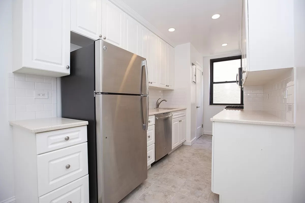 210 West 101st Street #4C - Photo 4