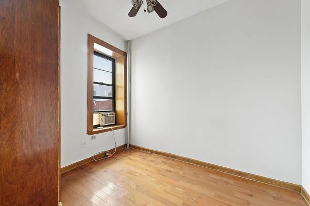 2248 1st Avenue - Photo 4