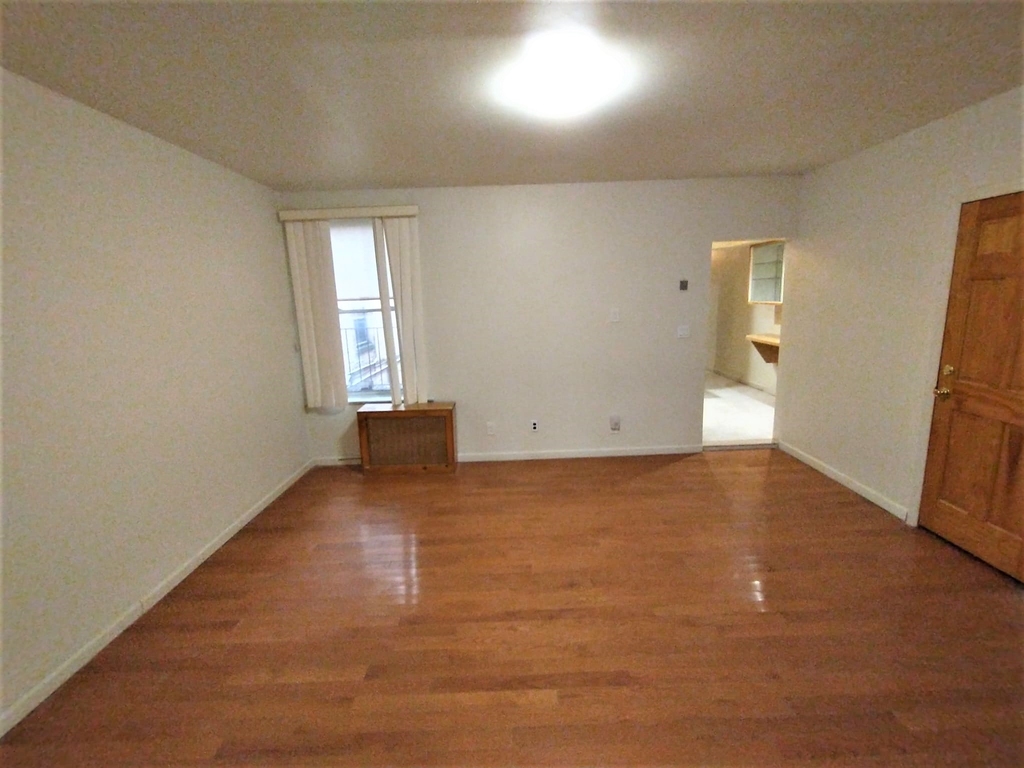 140 East 51st Street - Photo 4