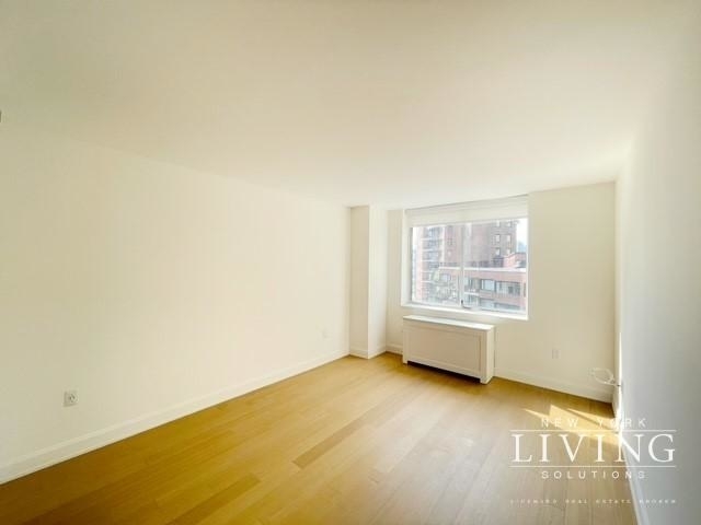 East 54th Street - Photo 5