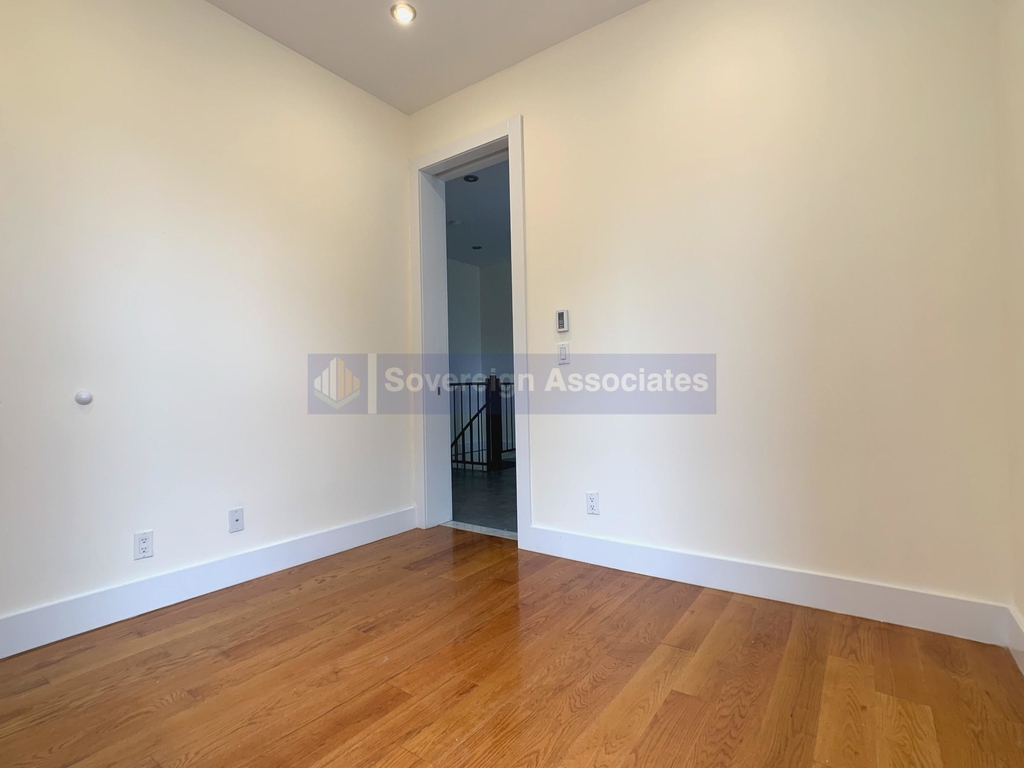 130 Wadsworth Avenue - Photo 4