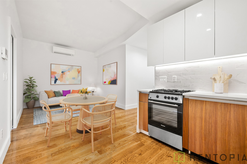 810 Flushing Avenue - Photo 2