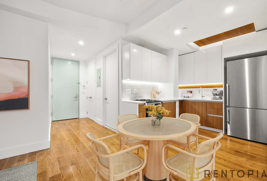 810 Flushing Avenue - Photo 4