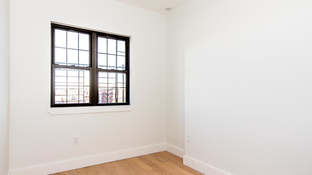 1319 Bedford Ave - Unit: 1F - Photo 5