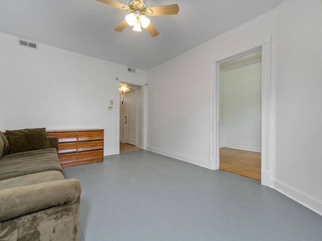 2507 West Walton Street - Photo 2