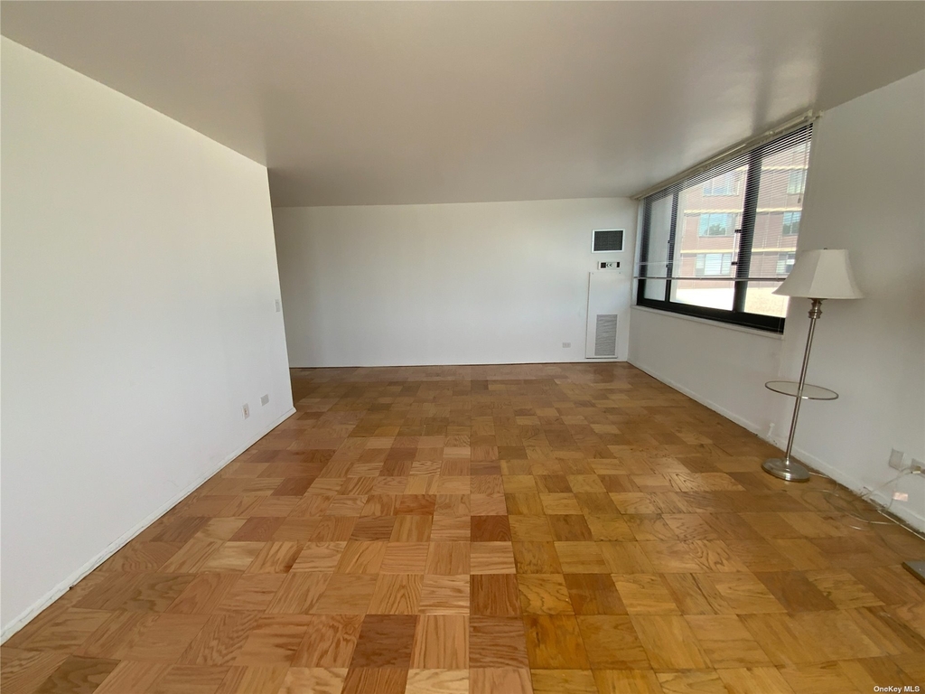 27010 Grand Central Parkway - Photo 2