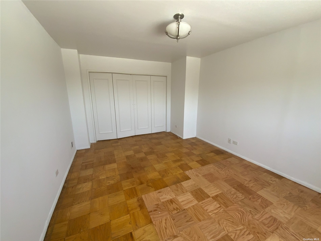 27010 Grand Central Parkway - Photo 10