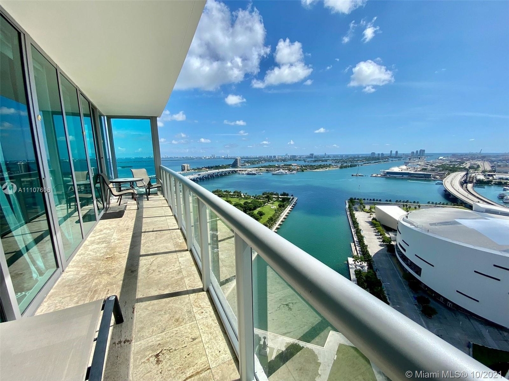 888 Biscayne Blvd - Photo 15