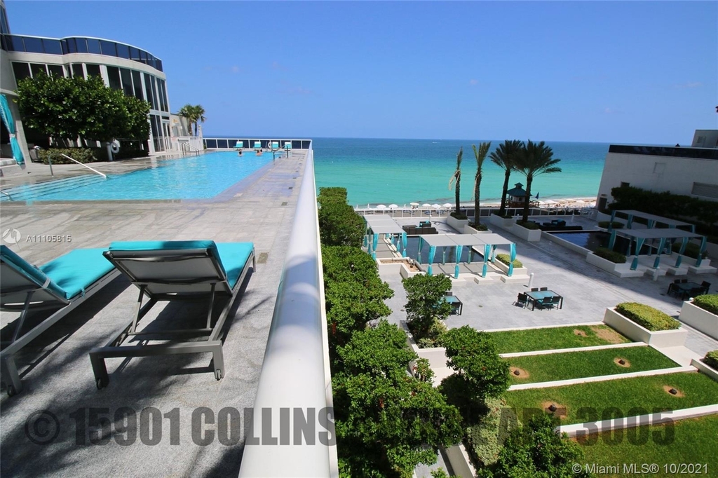 15901 Collins Ave - Photo 9