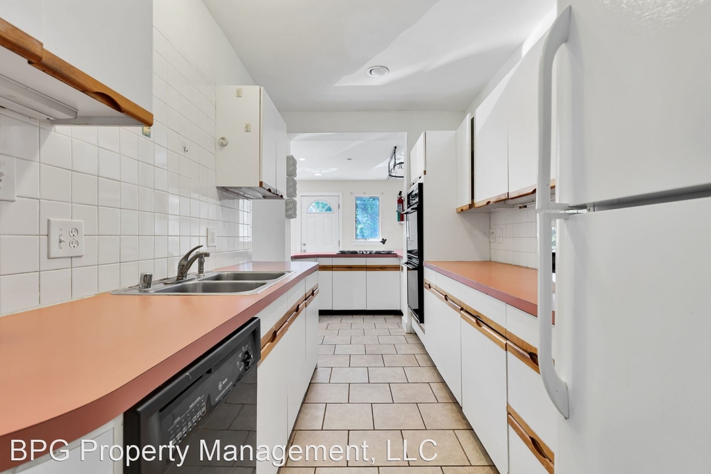 1710 37th St. Nw - Photo 7