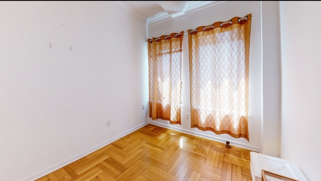 120 West 58th Street - Photo 6