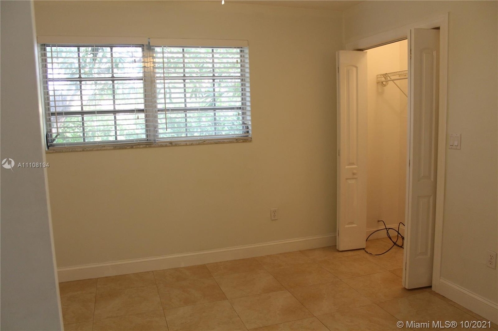 4851 Sw 57th Ave - Photo 10