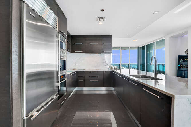 900 Biscayne Boulevard - Photo 2