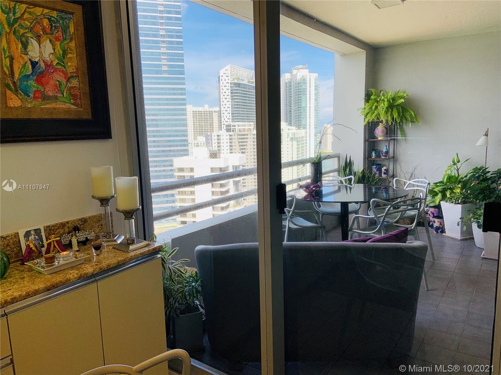 1541 Brickell Ave - Photo 30