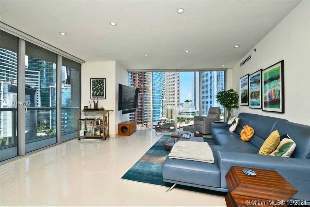 465 Brickell Ave - Photo 2