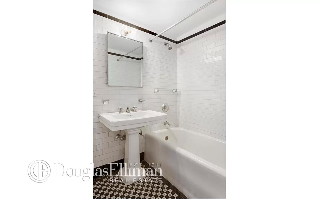 465 W 23rd St - Photo 7