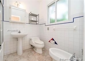 1015 W 47th Ct - Photo 2