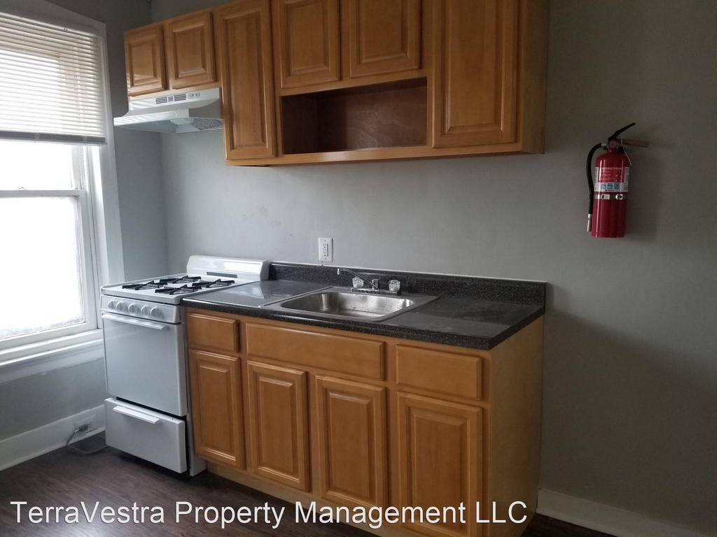 841 State Street - Photo 12