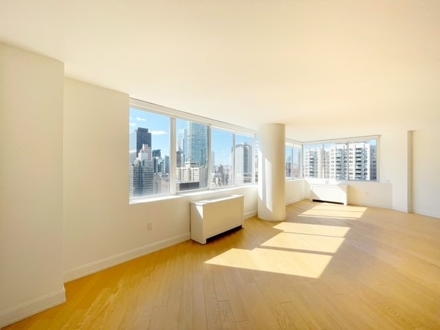  East 54th Street - Photo 3