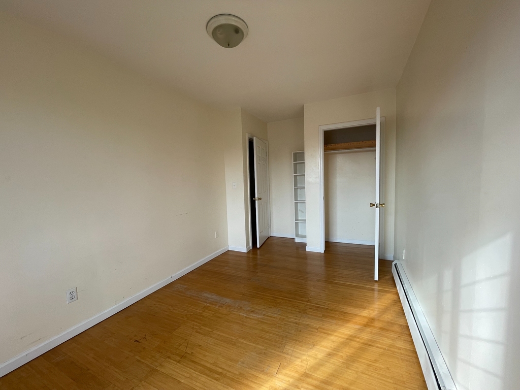 712 East 230th Street - Photo 5