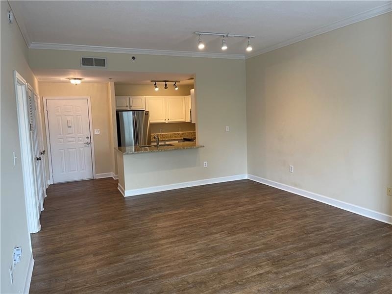 1101 Juniper Street Ne - Photo 2