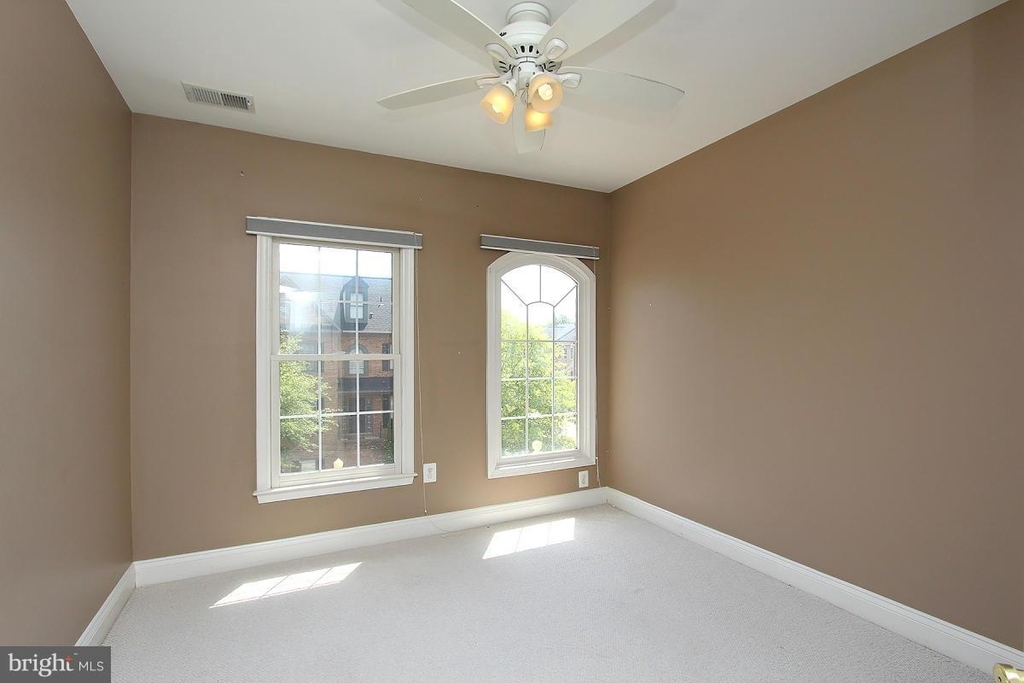 1224 Treasure Oak Court - Photo 17