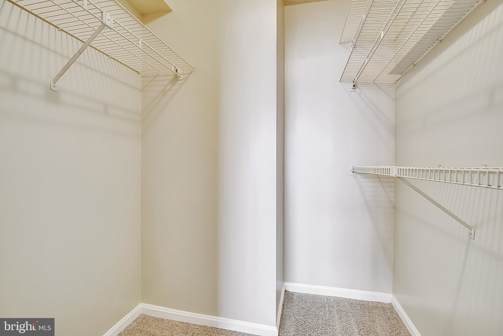 10101 Grosvenor Place - Photo 24