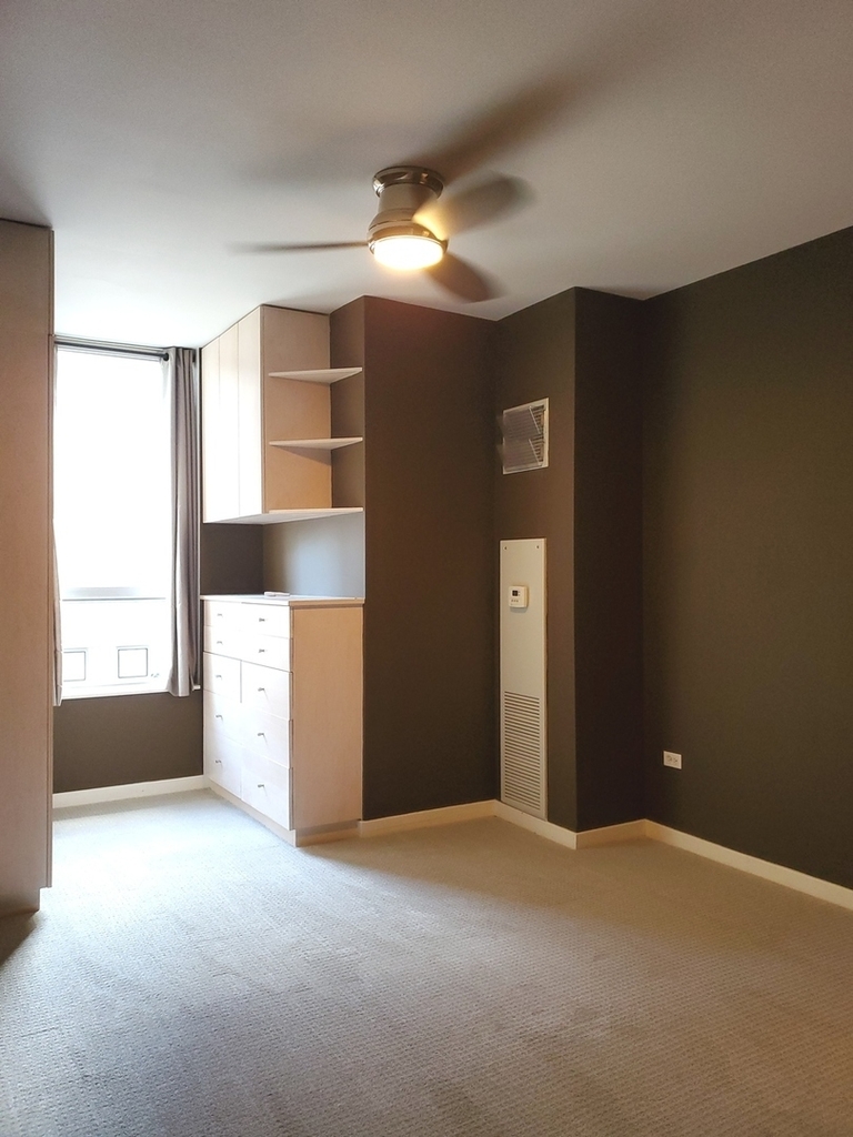 330 West Grand Avenue - Photo 5