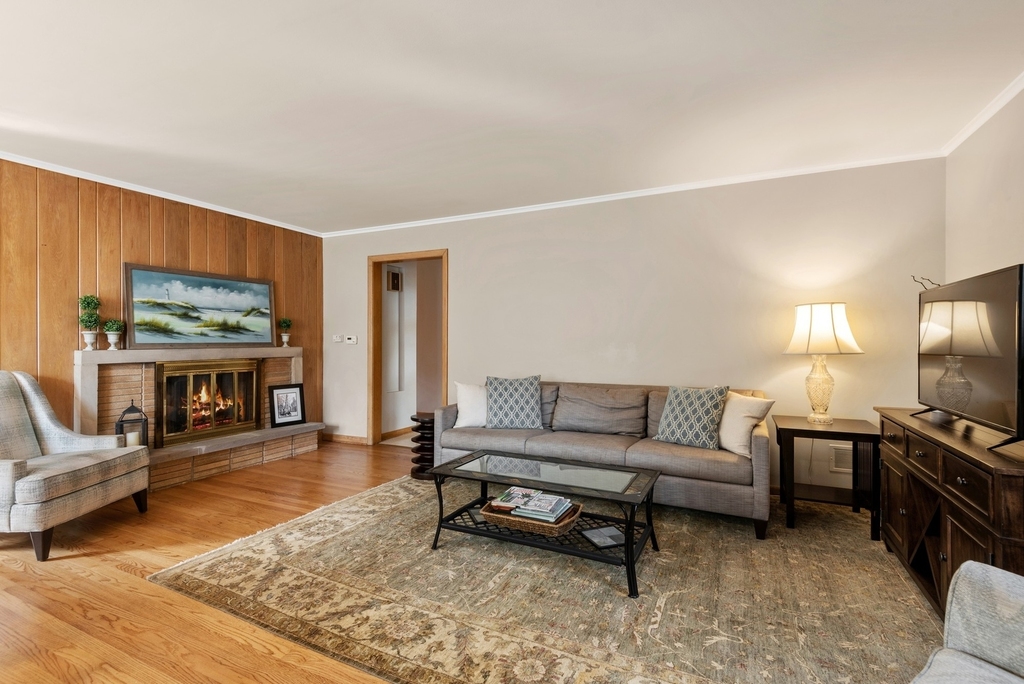 135 Central Park Avenue - Photo 4