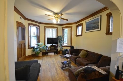 3324 North Hamlin Avenue - Photo 3