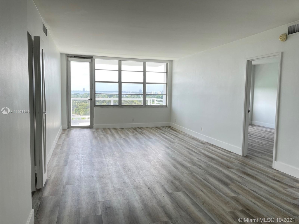 5700 Collins Ave - Photo 11