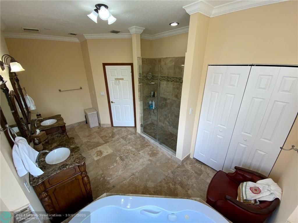 10747 Nw 70th Ter - Photo 34