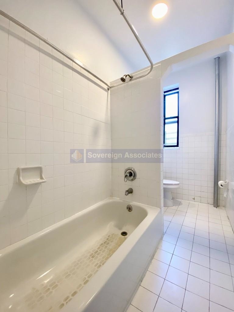 820 West 180th St - Photo 4