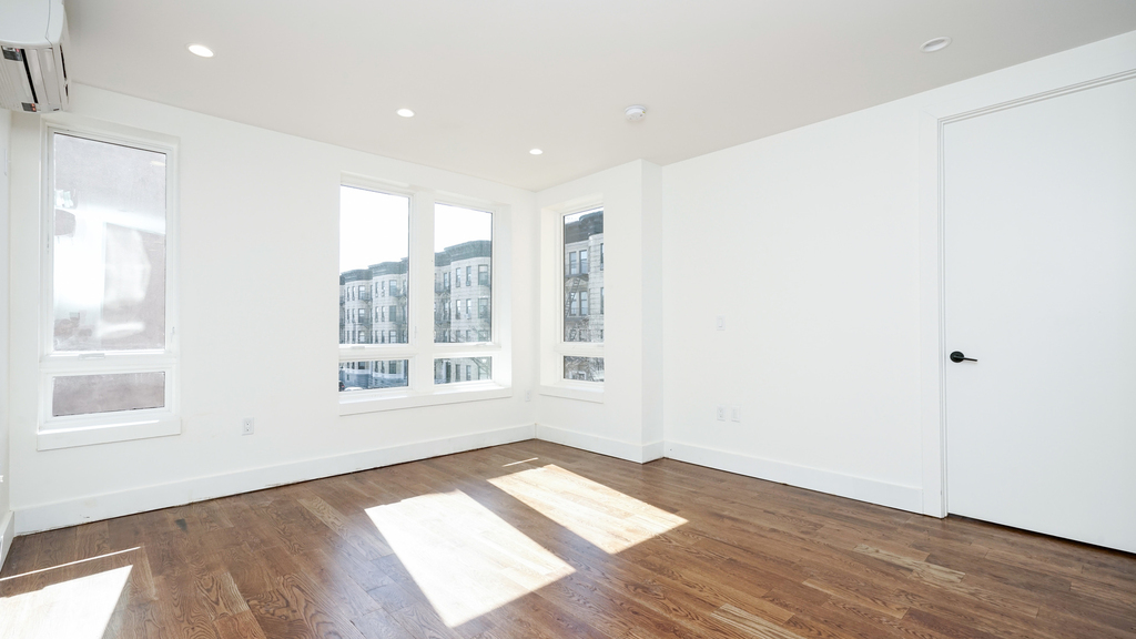 1054 Bushwick Avenue - Photo 5